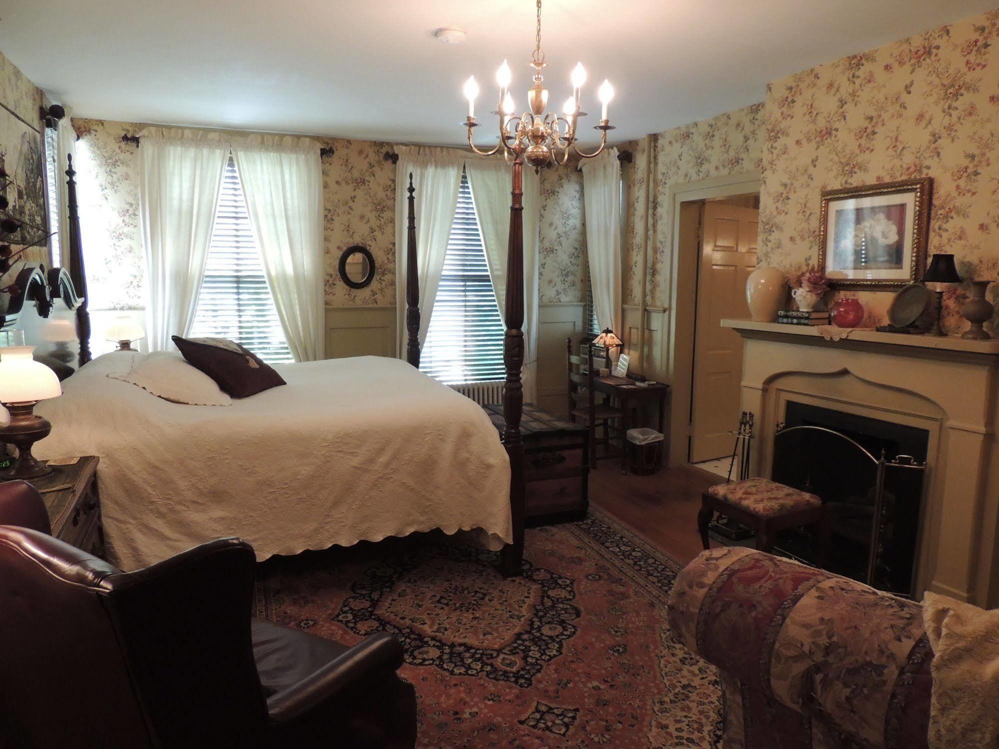 1868 Magnolia House Inn Лексингтон Экстерьер фото